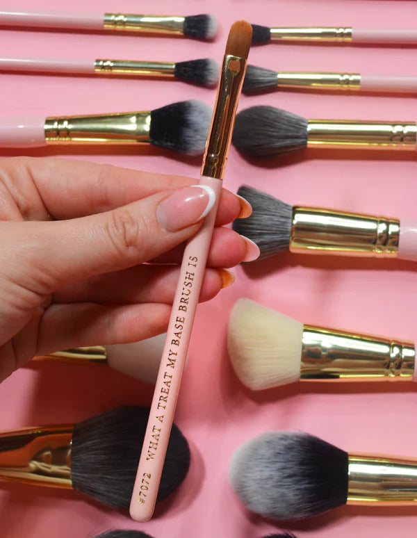 P.LOUISE #7072 FLAT BRUSH
